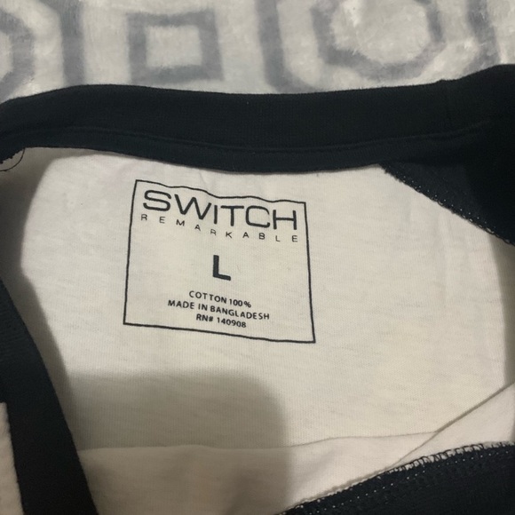 Men’s Distressed Shirt - Picture 4 of 4